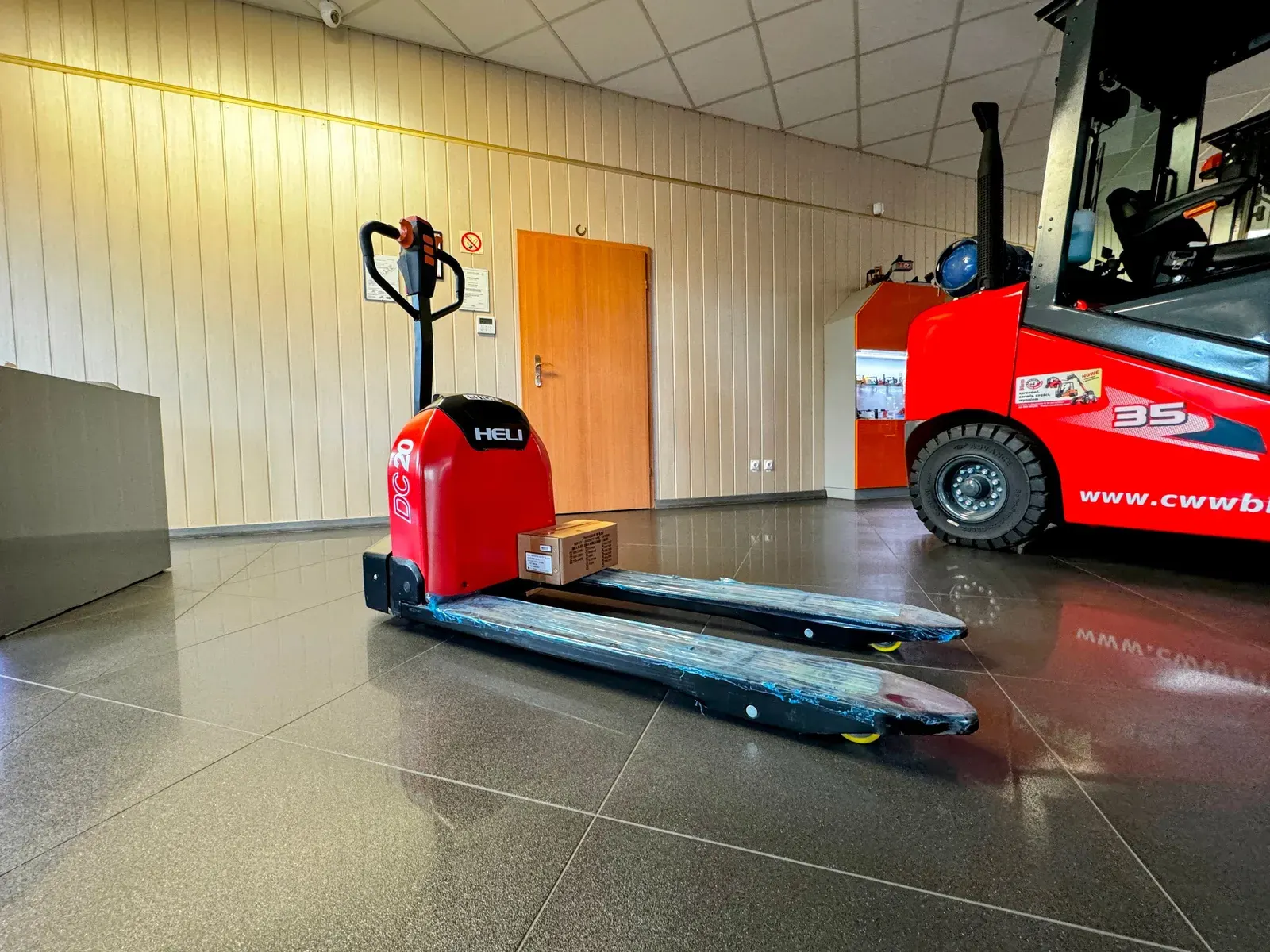 HELI CBD20J-Li3 — wózek widłowy paletowy